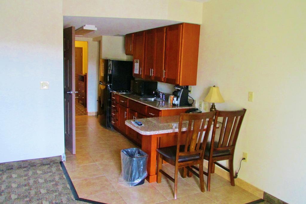 Crystal Springs Inn And Suites Towanda Quarto foto